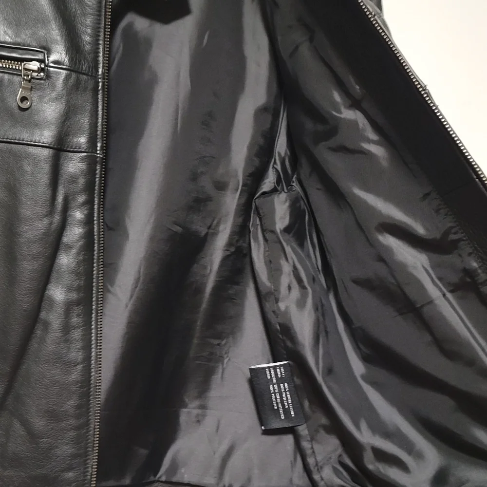 Elegant Black Leather Women's Jacket - Picture 5 of 11